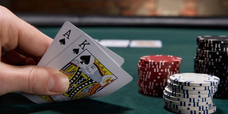 Chơi poker có bị bắt không khi đặt cược tại Việt Nam?